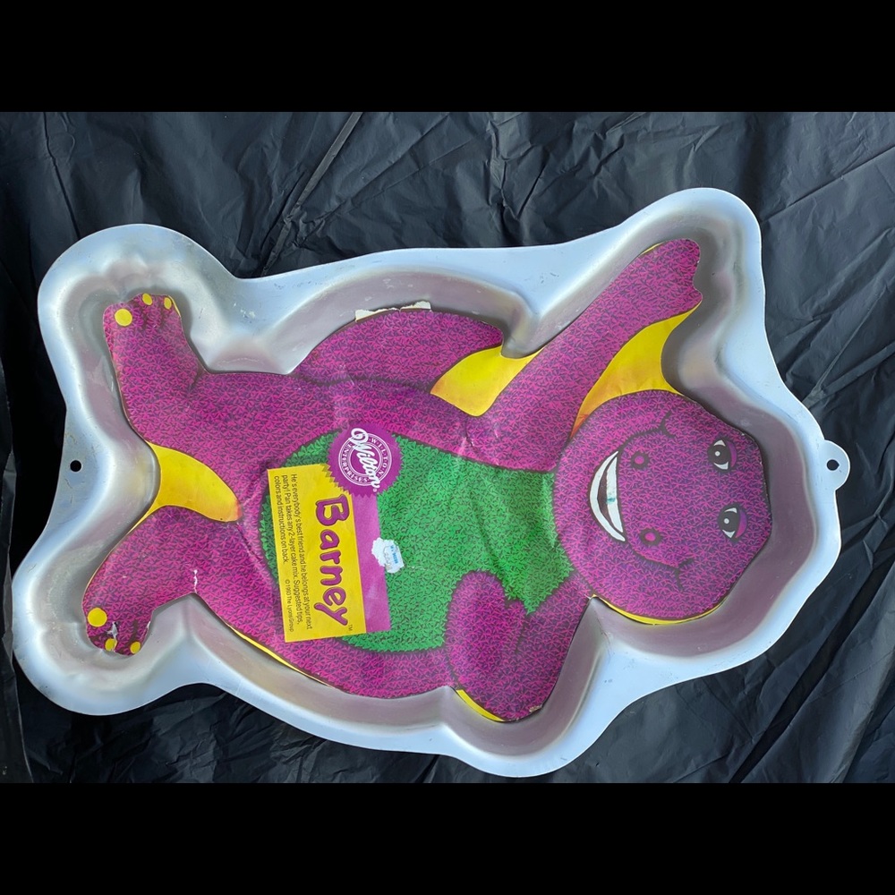 Wilton vintage cake pan Barney